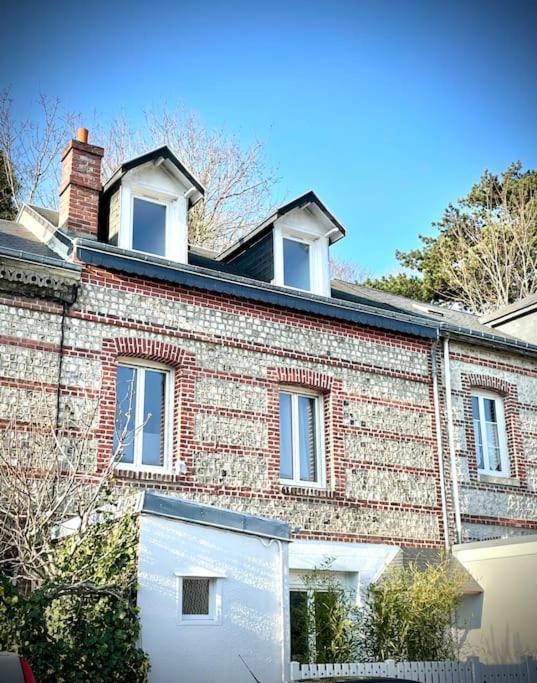 Etretat: Agreable Maison De Ville エクステリア 写真